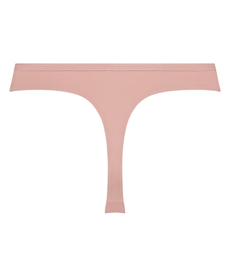 Lea Thong, Pink