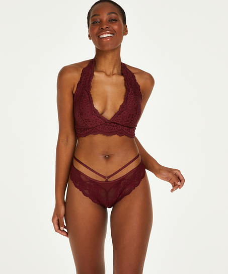 Isabelle Brazilian, Red