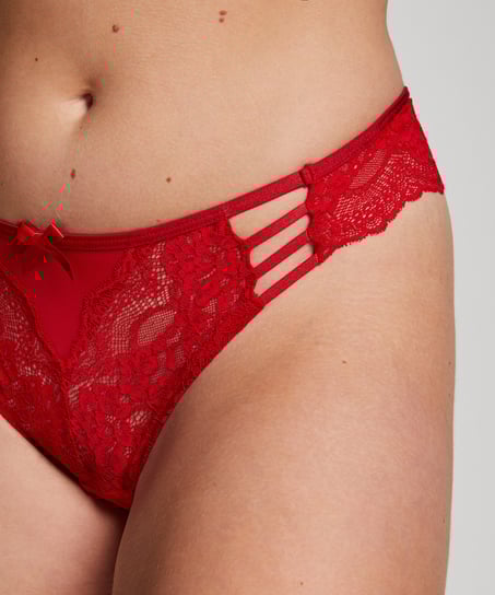 Belle Brazilian, Red