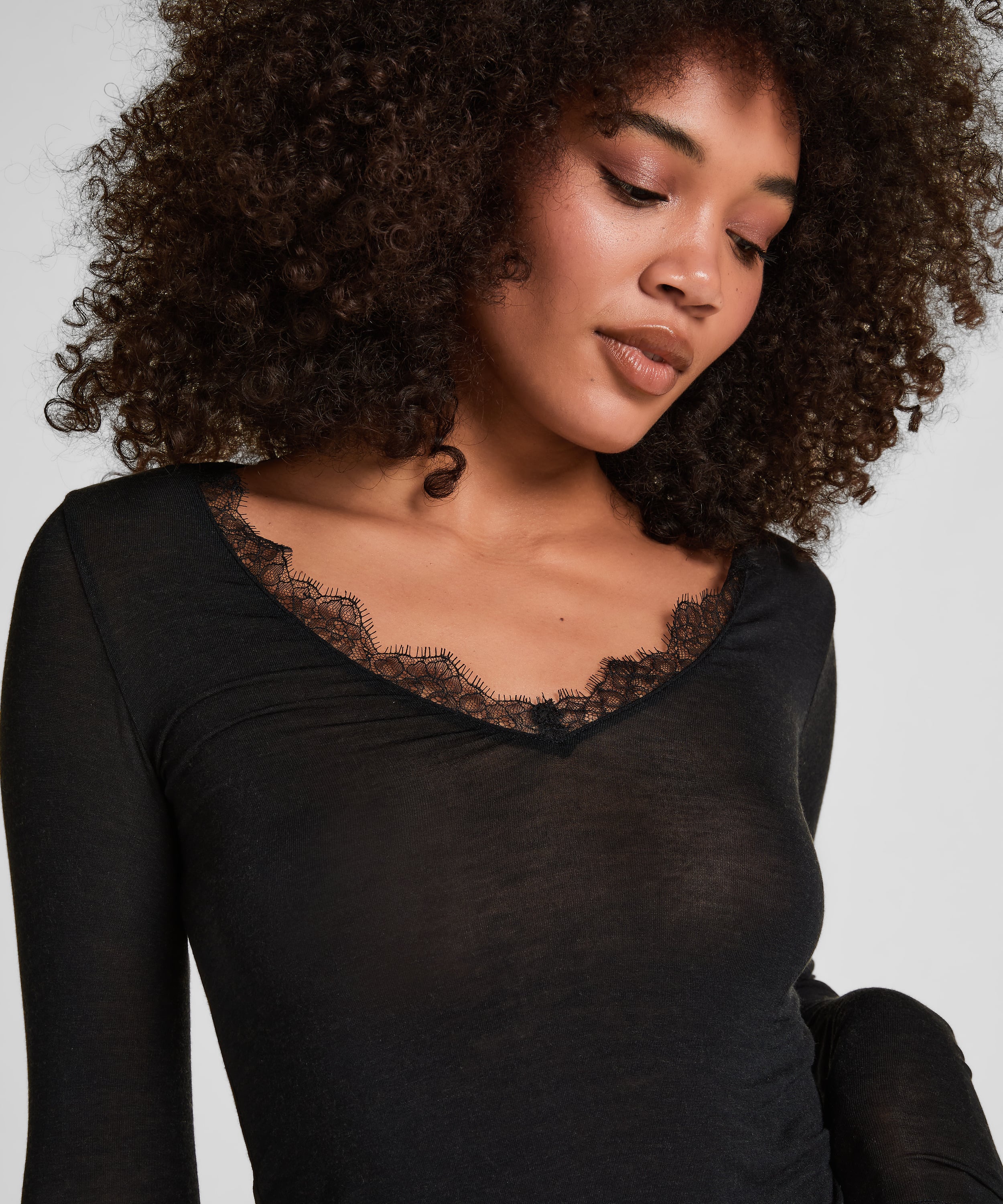 super soft Lace V-Neck shirt with Cashmere, Black, main