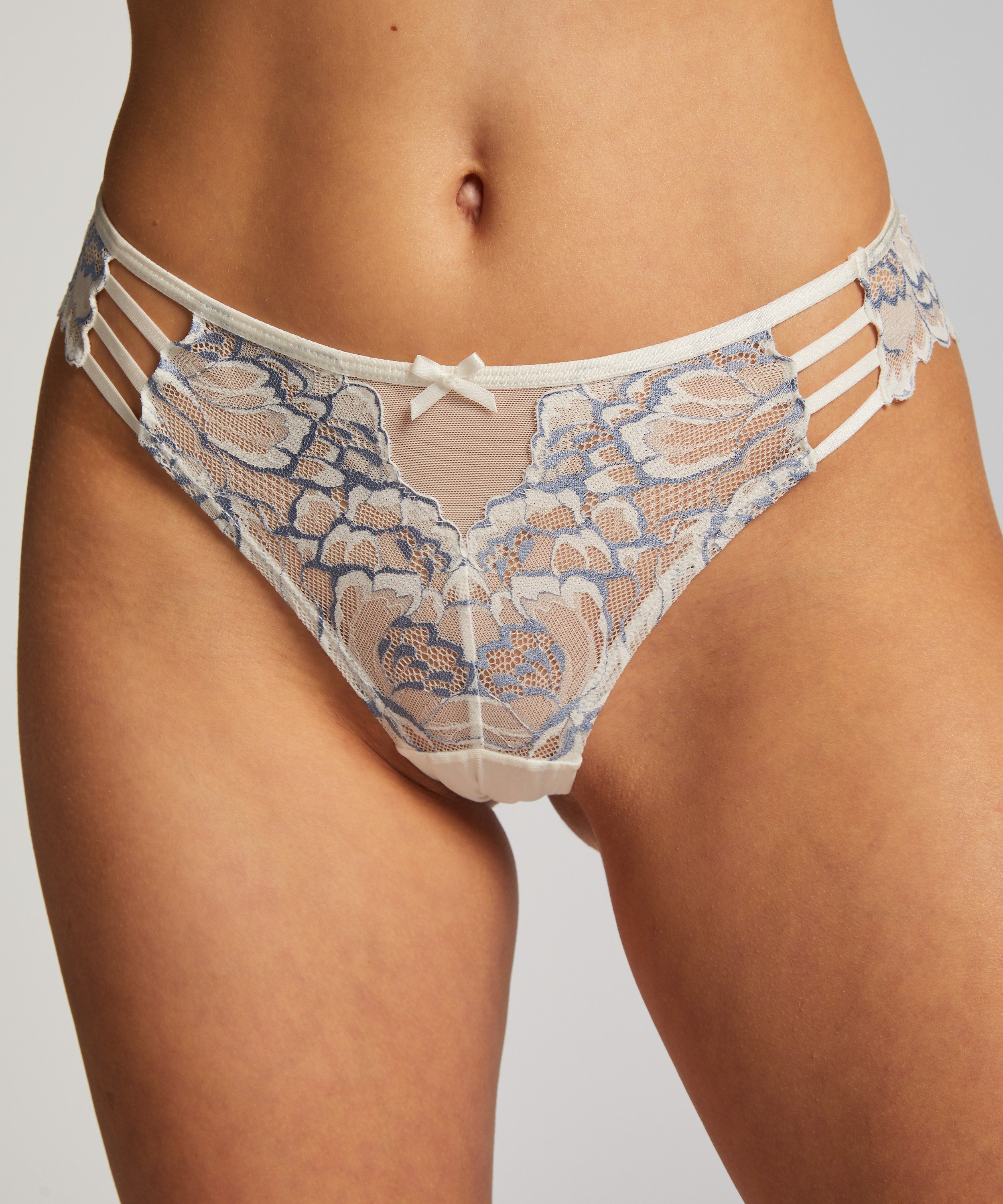 Cindy Brazilian, White, main