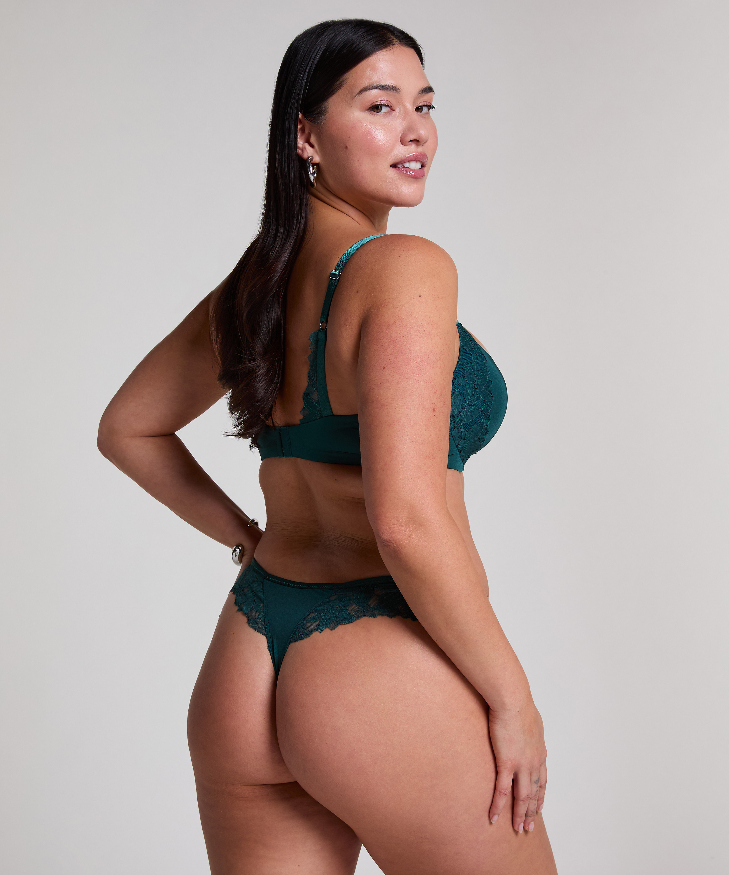 Lana String, Green, main