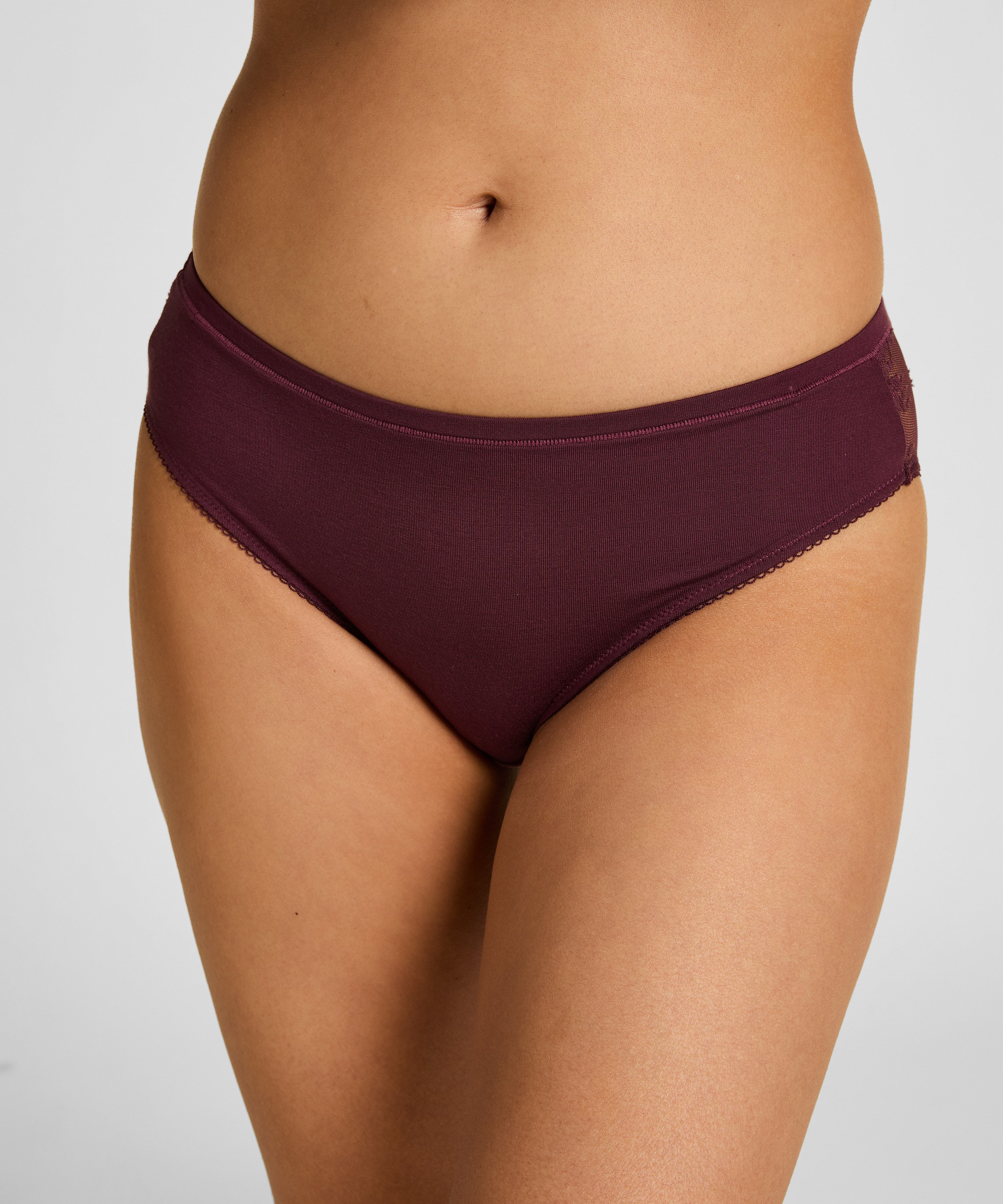 Alex Brazilian, Purple, main