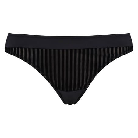 Thong Pia, Black