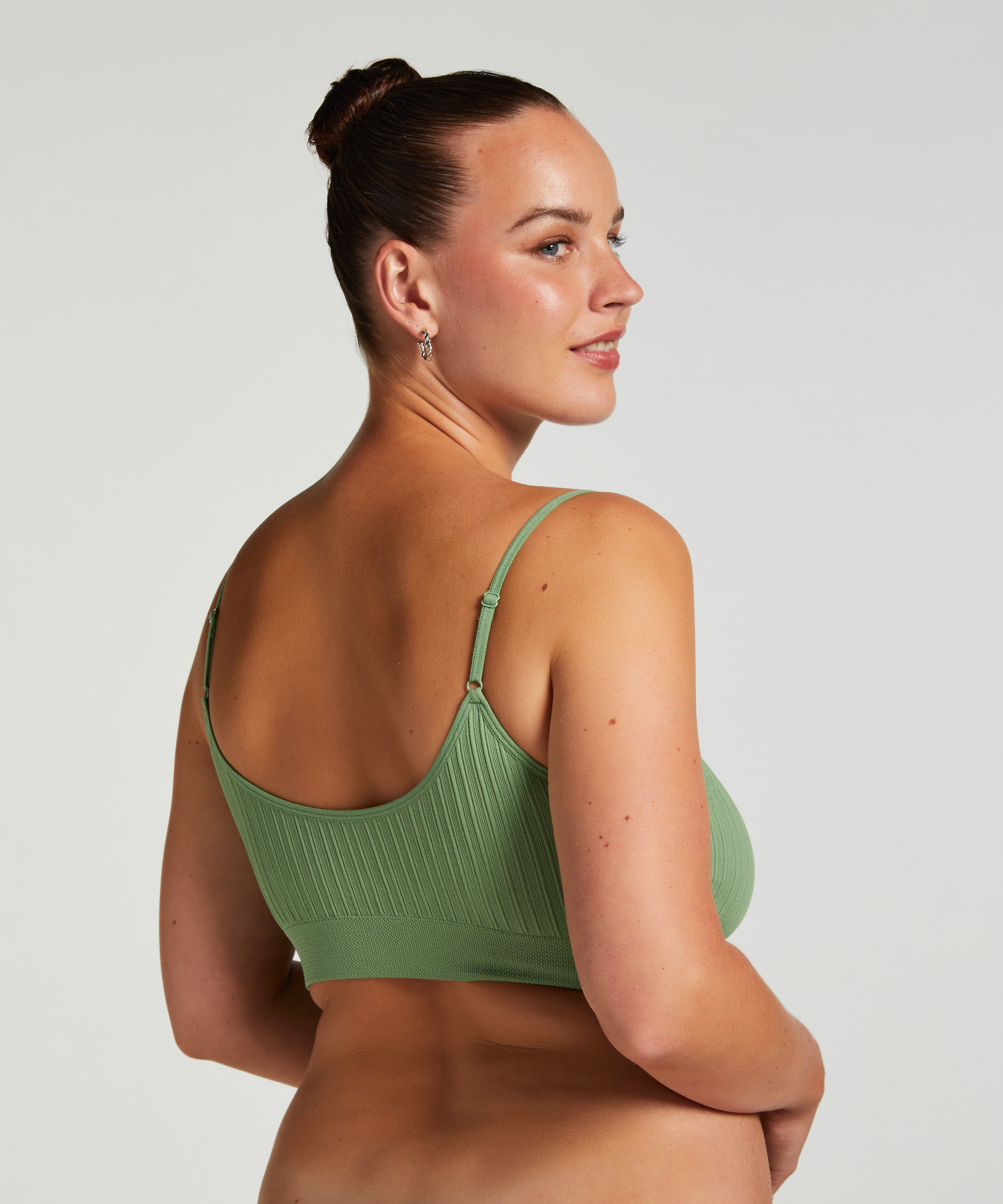 Dianne Bralette, Green, main