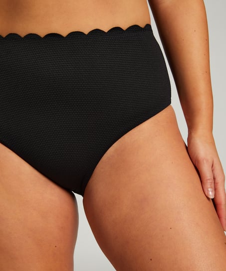 Scallop Rio Bikini Bottoms, Black