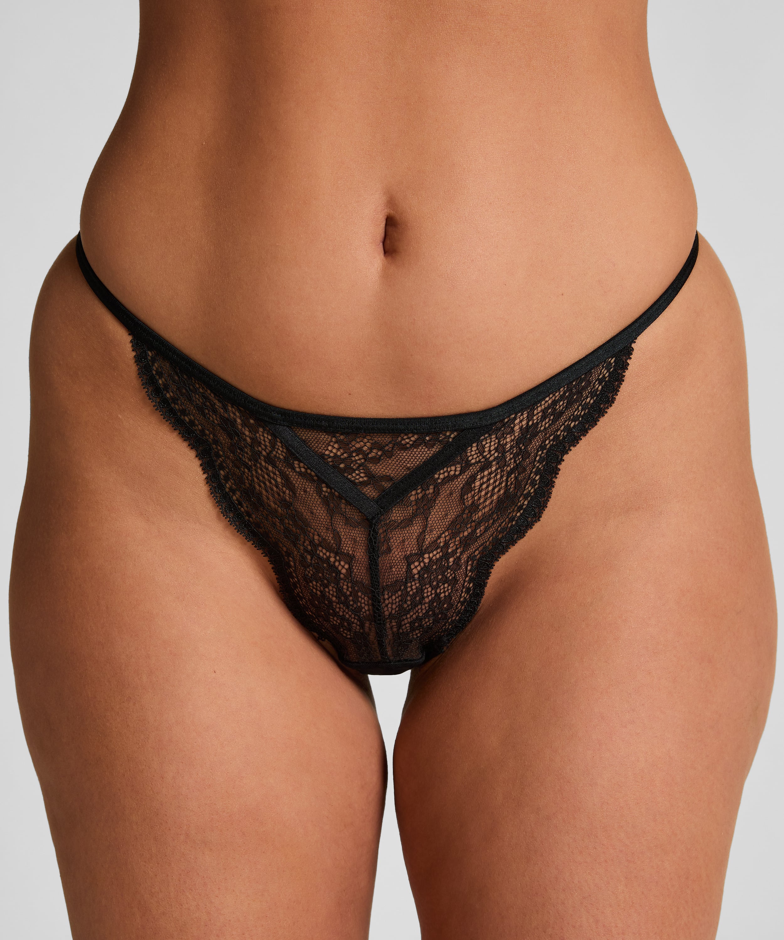 Isabelle Thong, Black, main