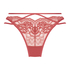 Amala Thong, Red