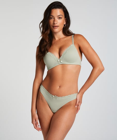 Lola Thong, Green