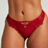Charlotta Thong, Red