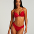 Rebecca Thong, Red