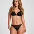 Thong Pamela, Black