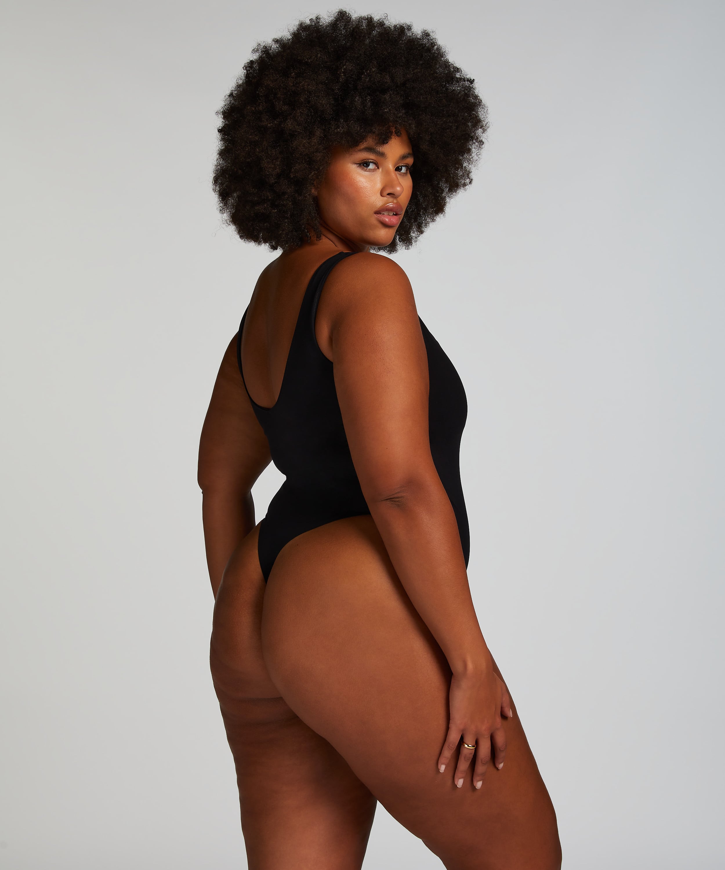 Smooth body, Black, main