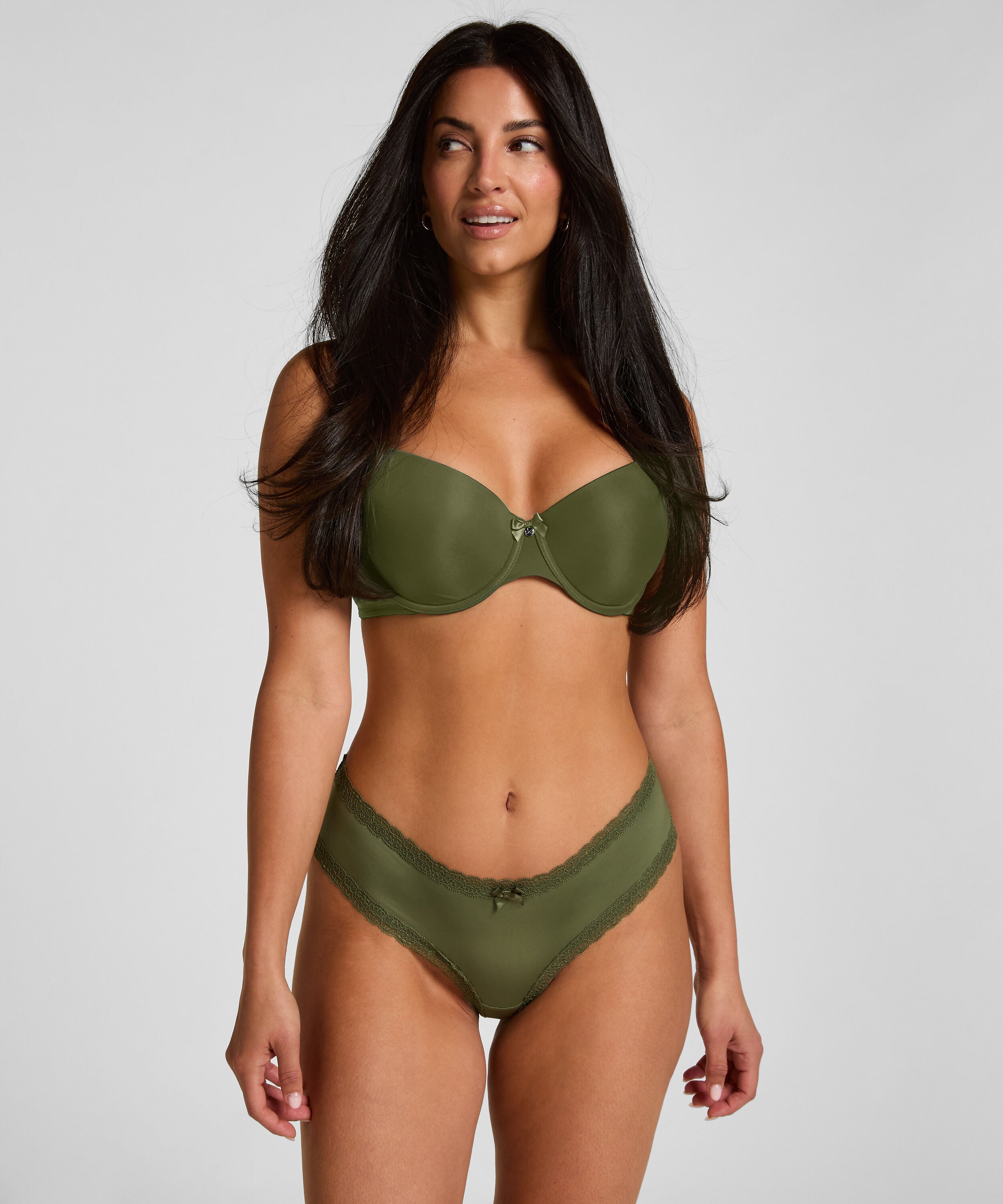 London V-shaped Brazilian, Green