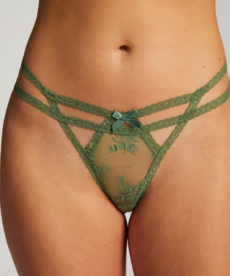 Irina Thong, Green