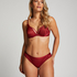 Ivana Brazilian, Red