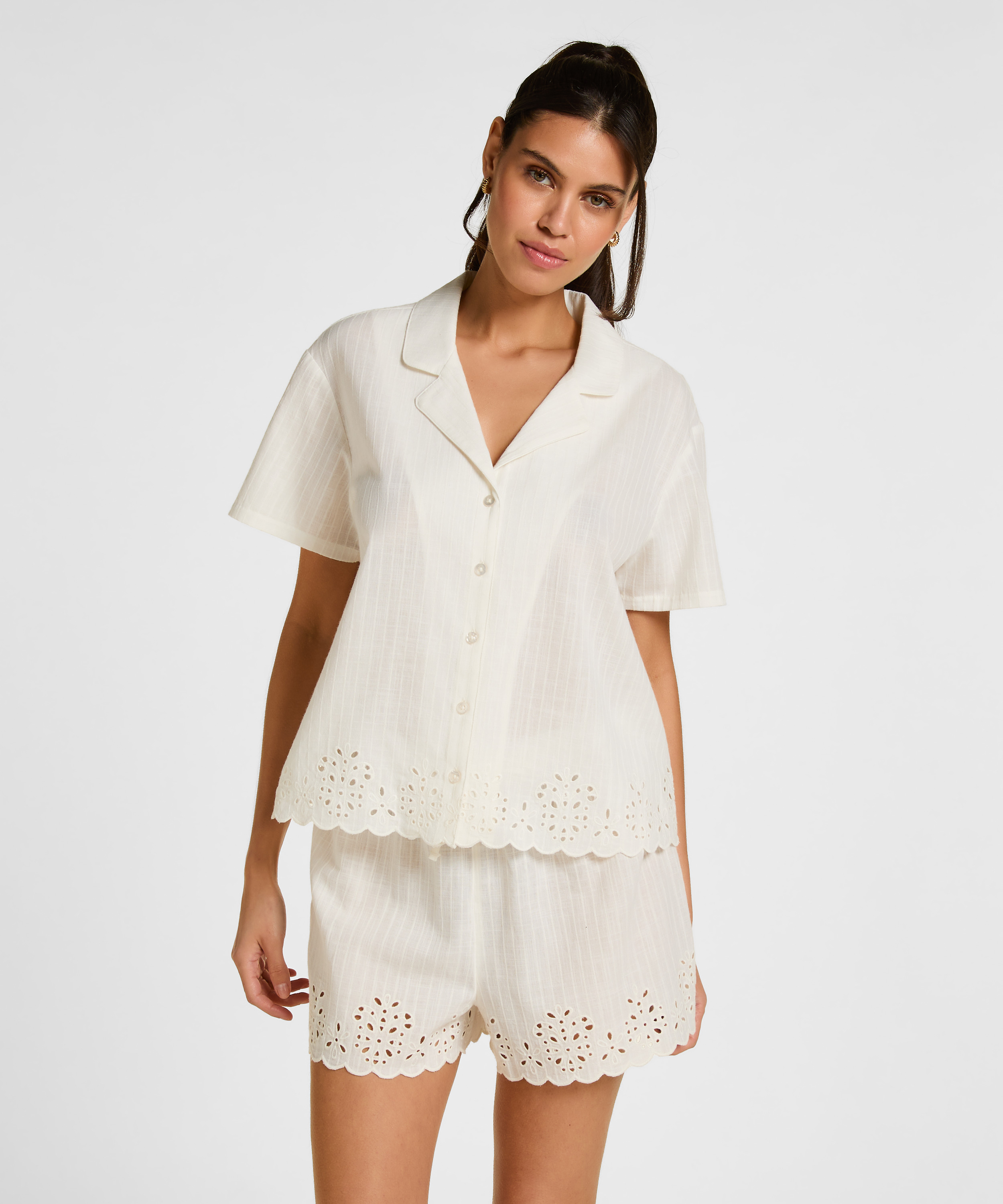 Short Scallop, White, main