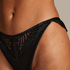 Antonia Thong, Black
