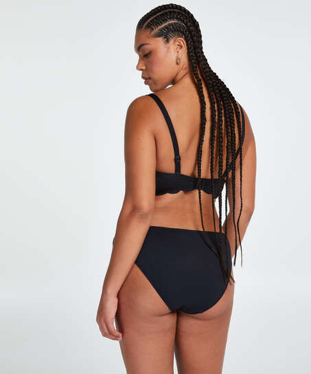 Scallop padded underwired bikini-top, Black