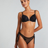 Bebe Thong, Black