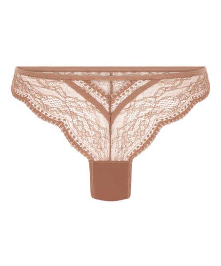 Isabelle Cheekini, Brown