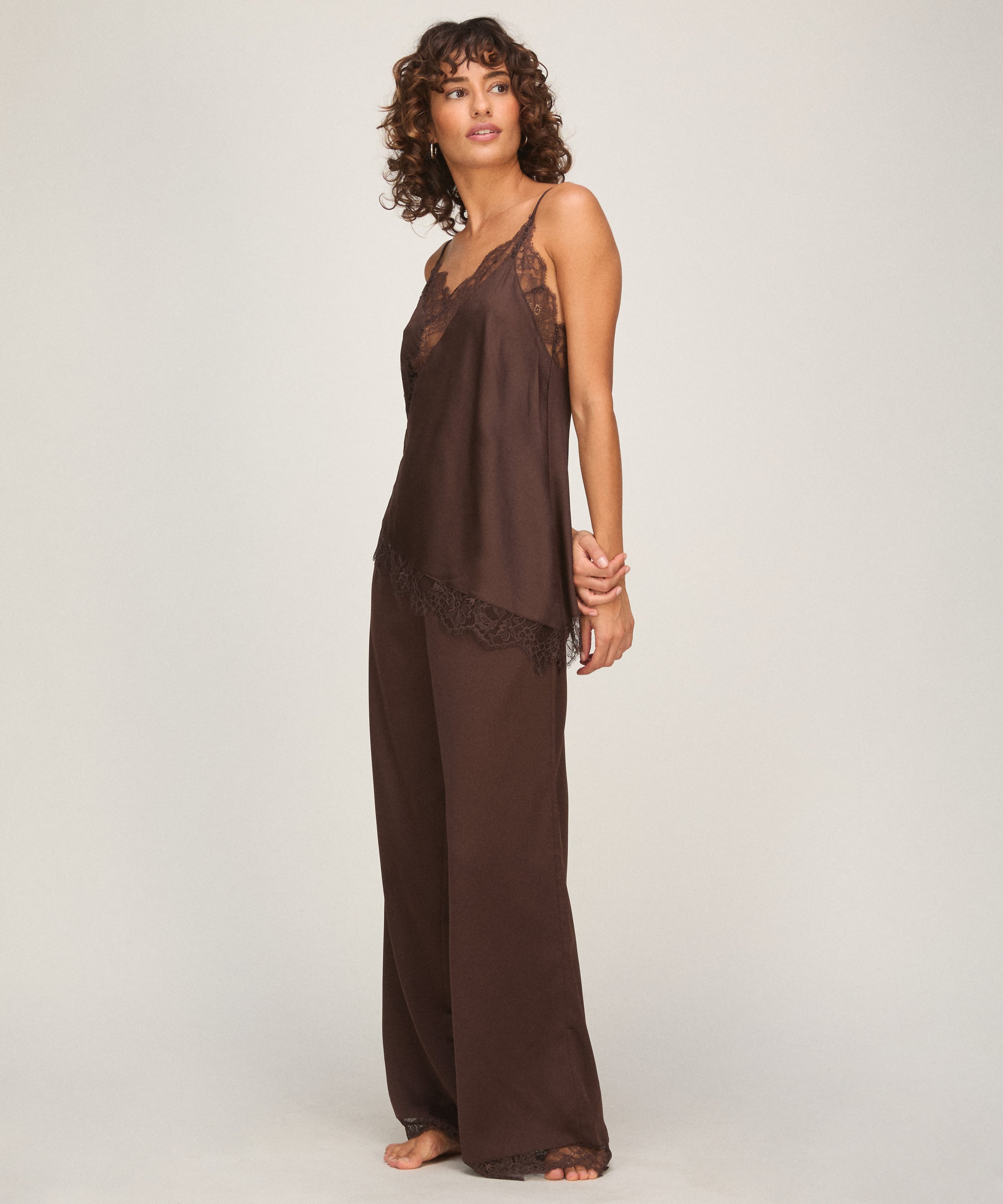 Cami Cecilia, Brown, main