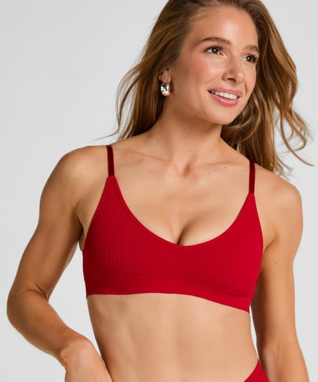 Dianne Bralette, Red