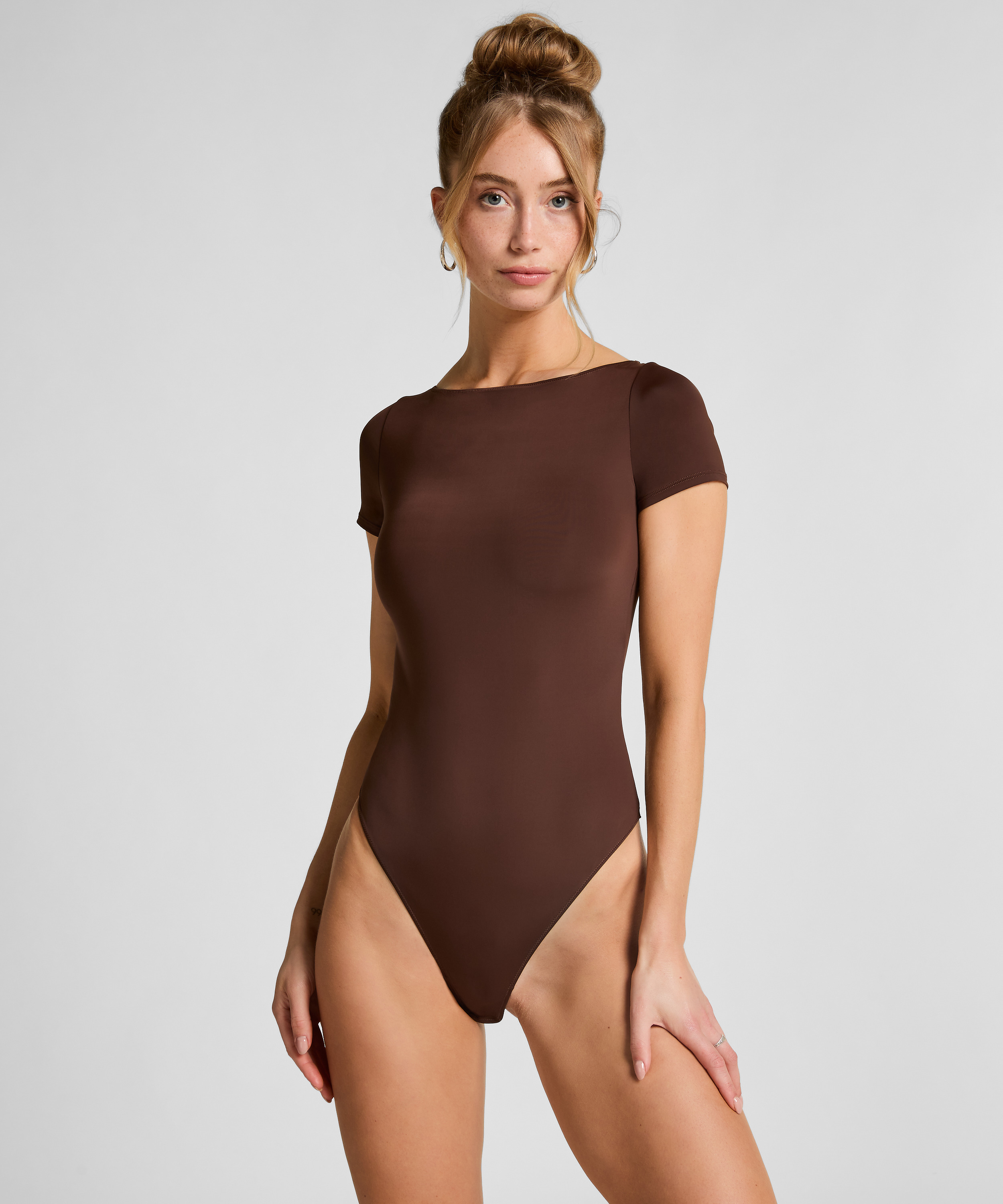 Becky Body, Brown, main