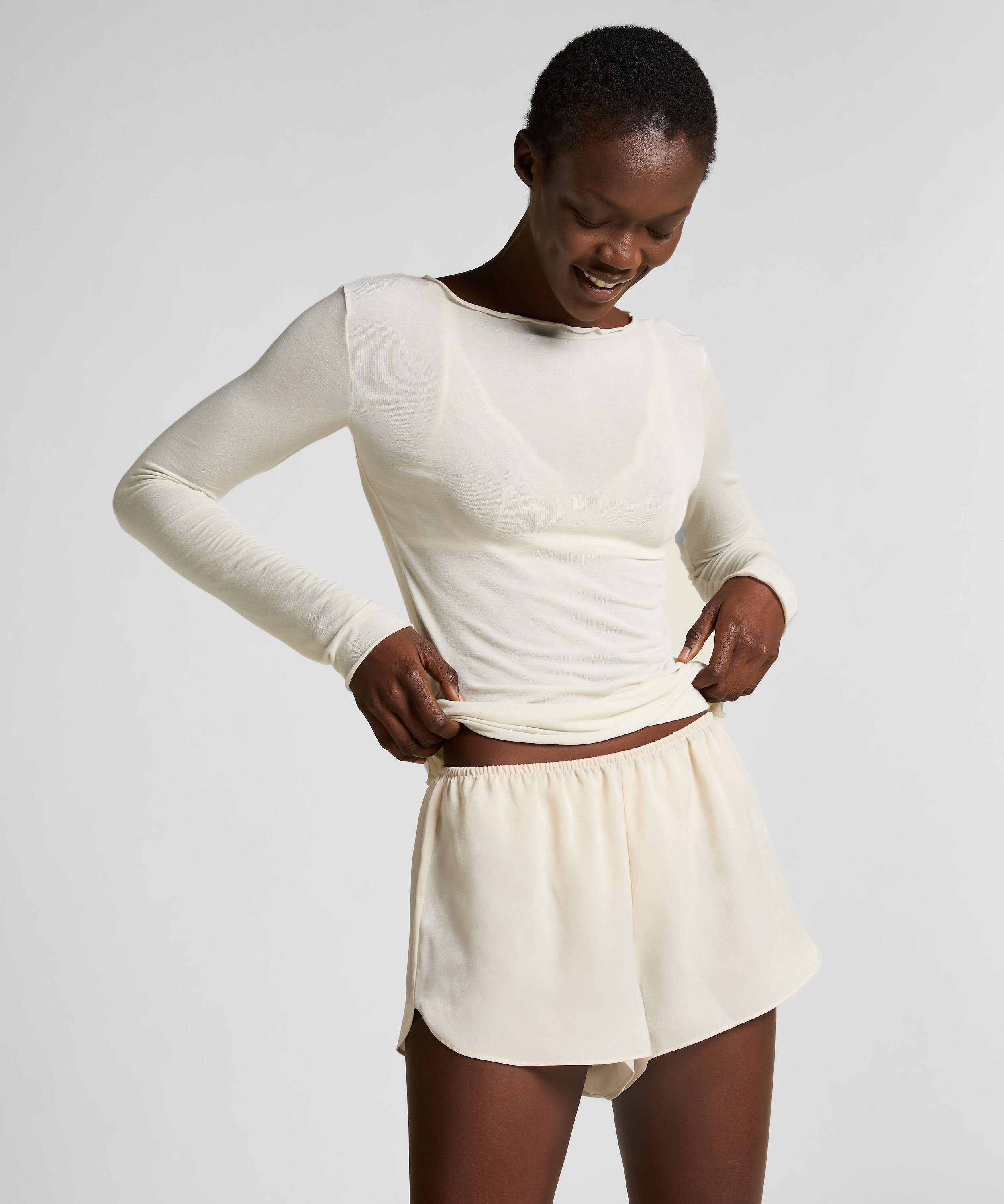 Short Satin Minimal, White