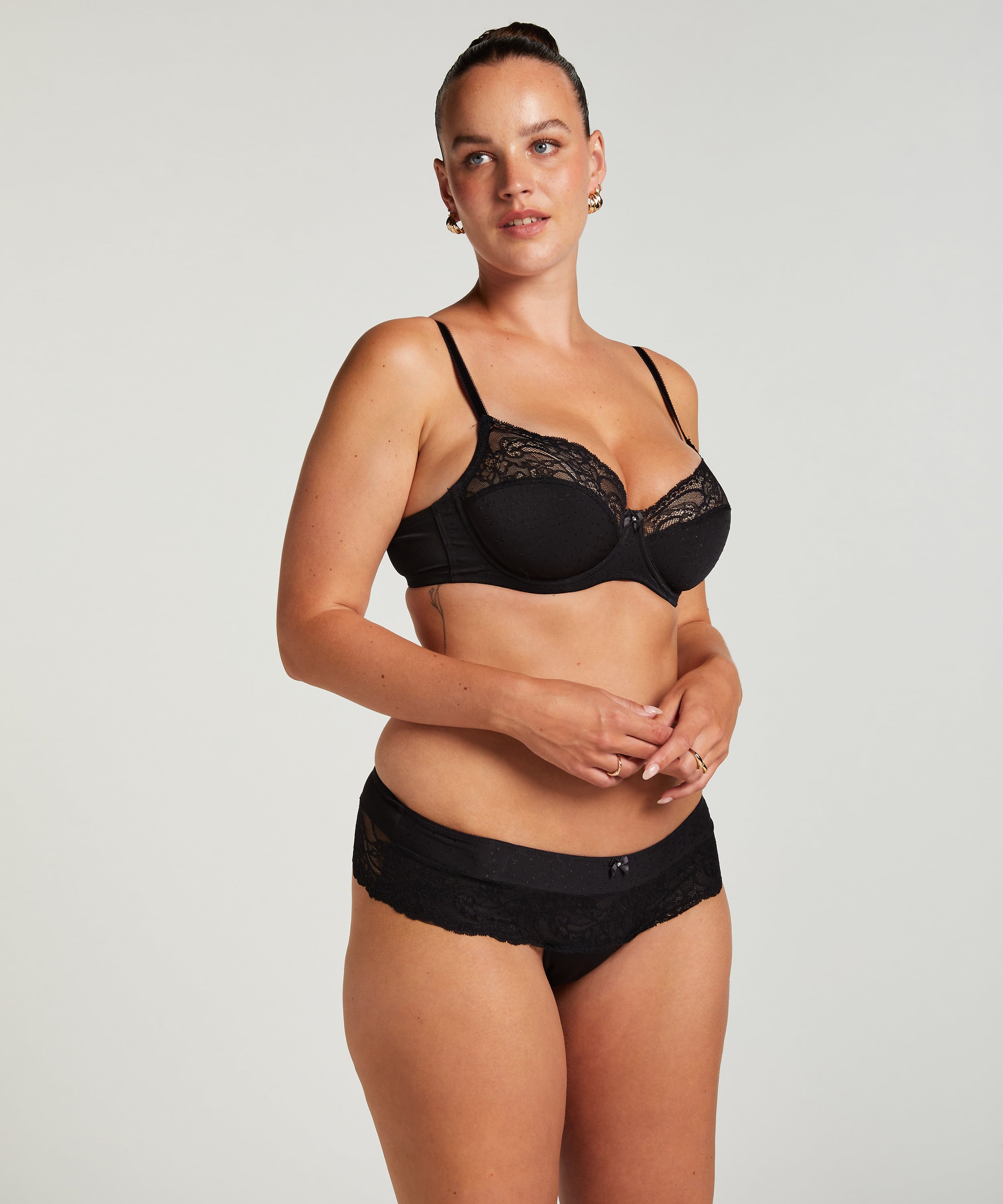Sophie Non-Padded Underwired Bra, Black, main