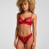 Isabelle Cheekini, Red
