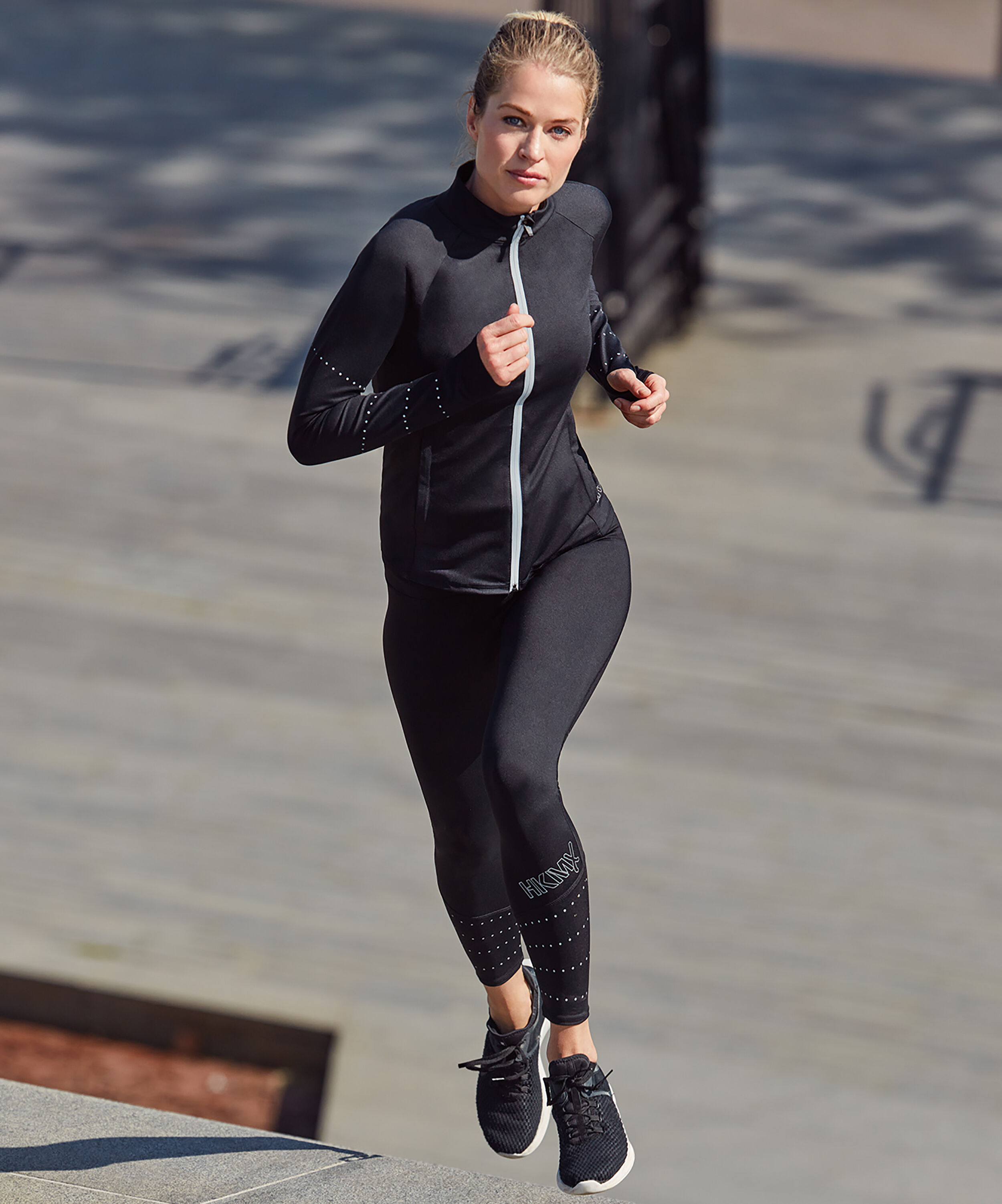 HKMX Run Baby Run Regular Waist Leggings, Black