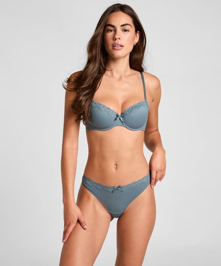 Lola Thong, Blue