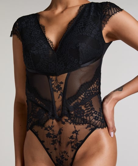 Daphne Body, Black