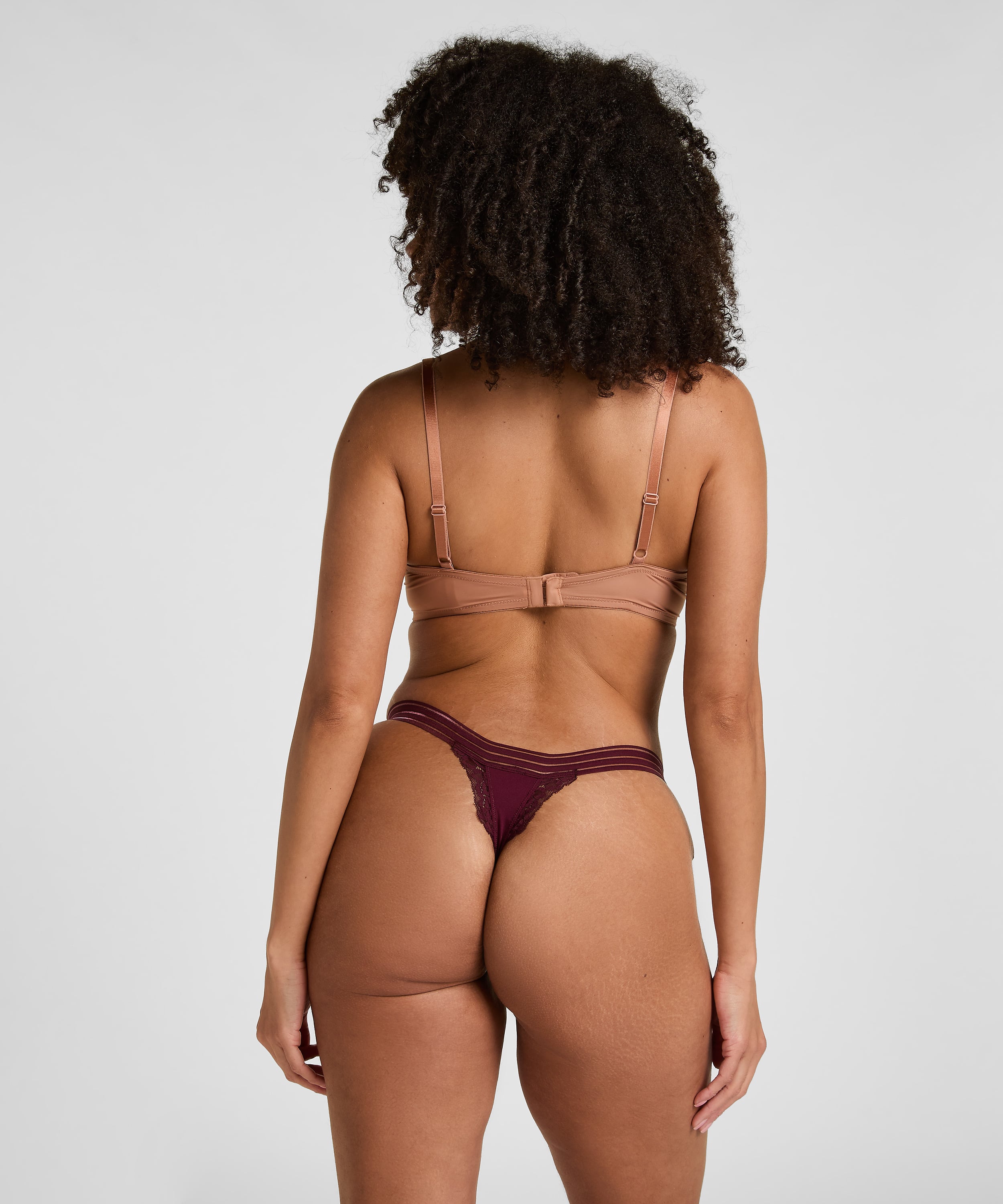 Sully Thong, Purple, main