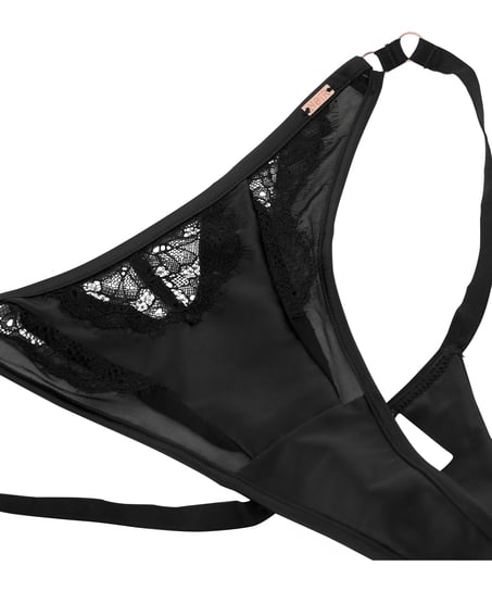 Nicole Thong, Black