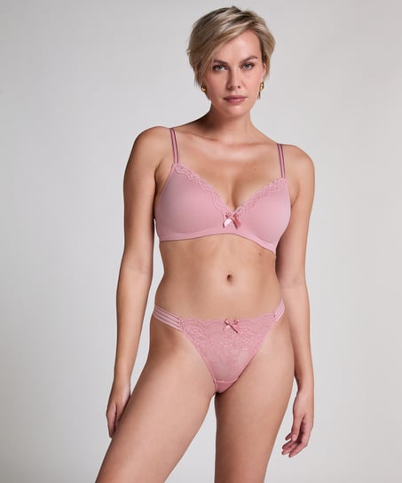 Sully Thong, Pink