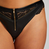 Talia Thong, Black