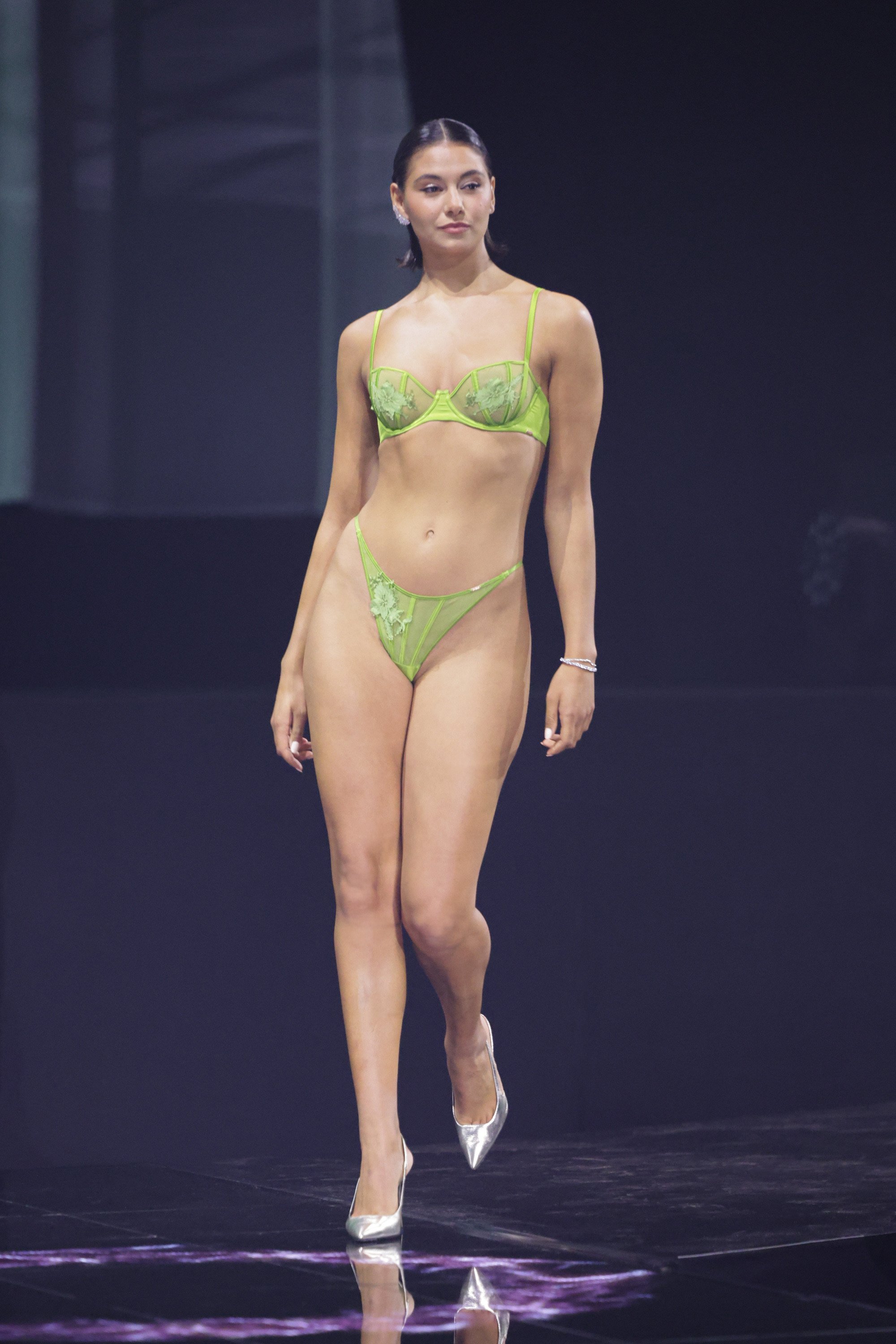 Ember Thong, Green, main