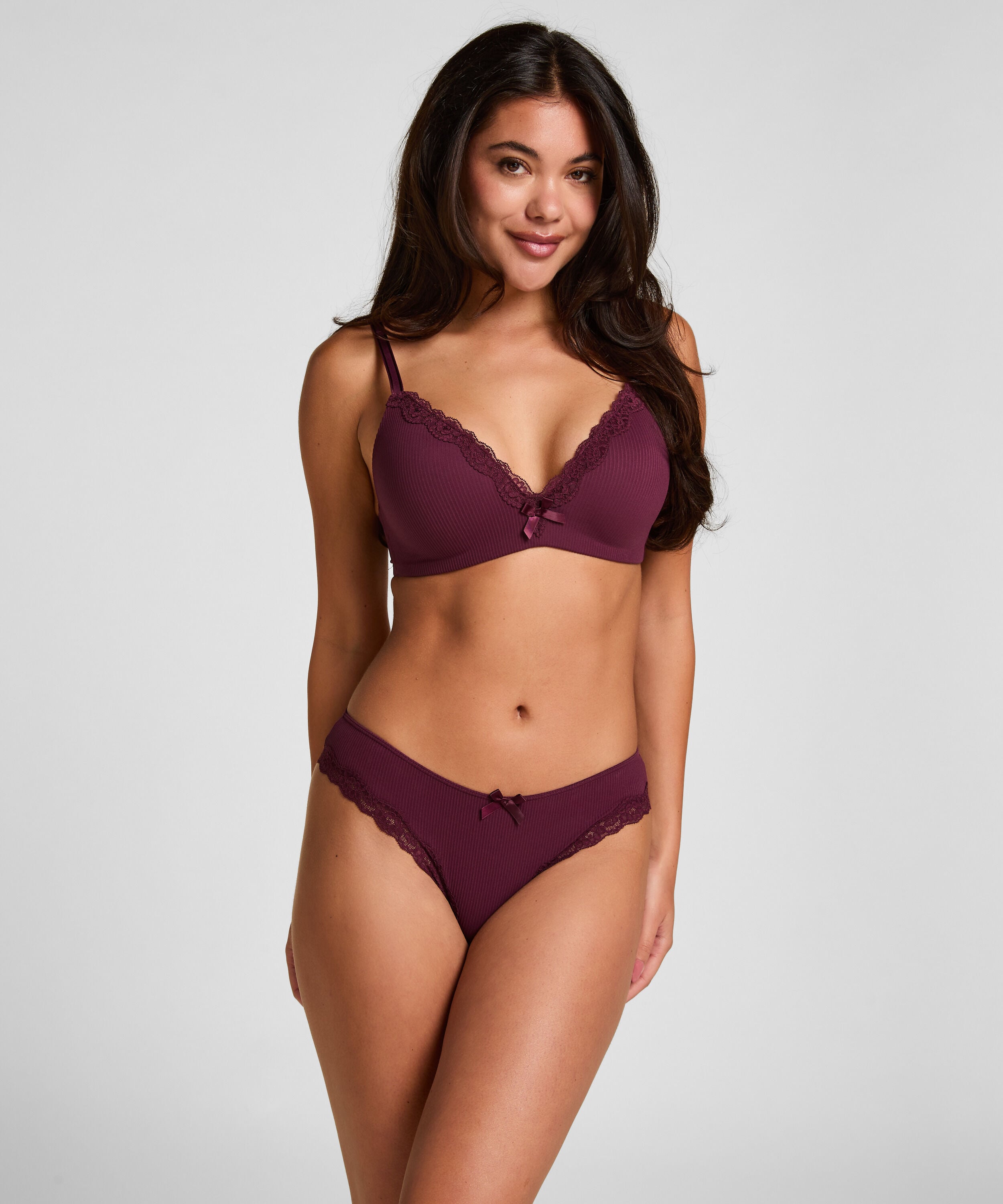 Lola Brazilian, Purple