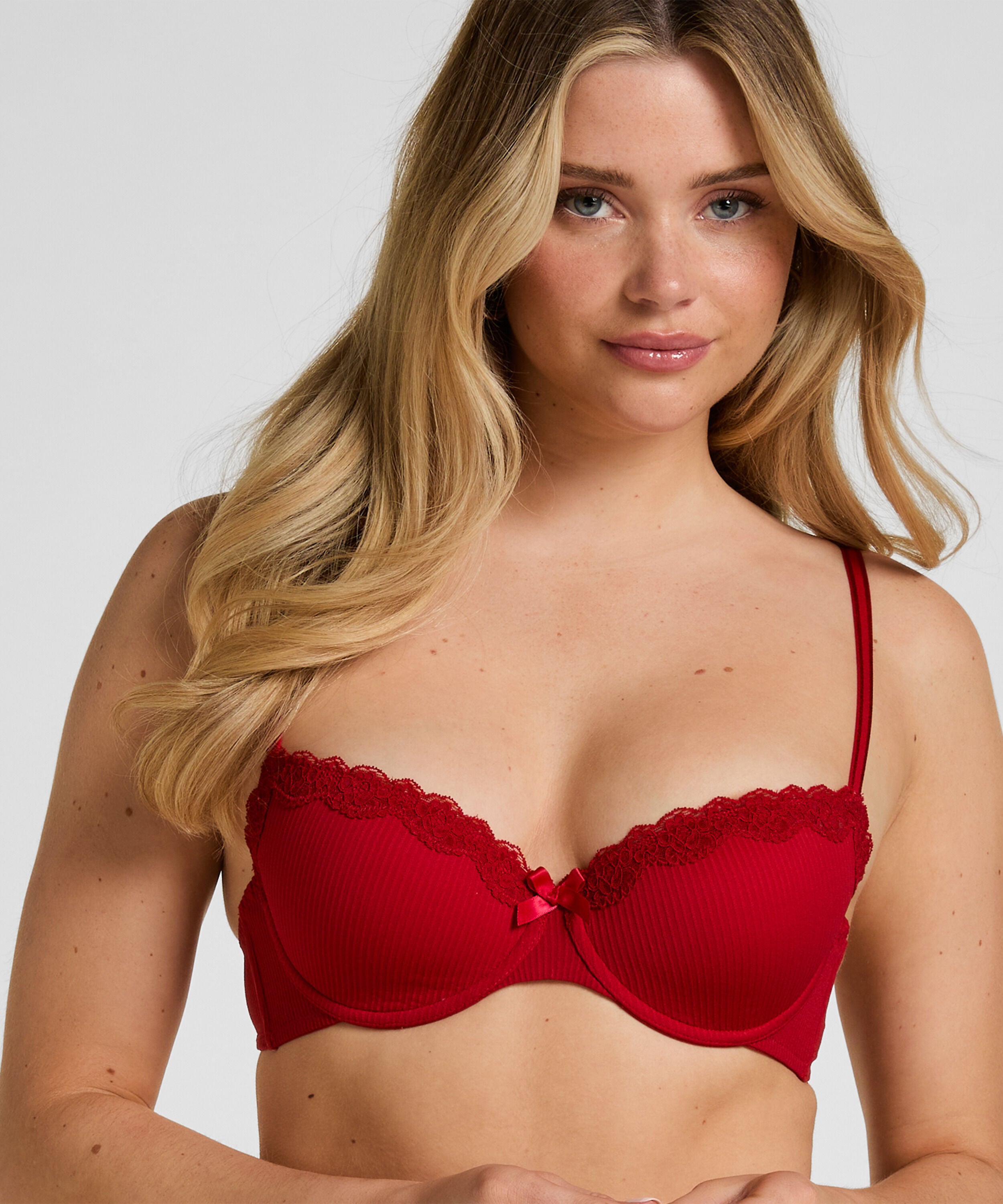 Lola Padded Underwired Bra, Red