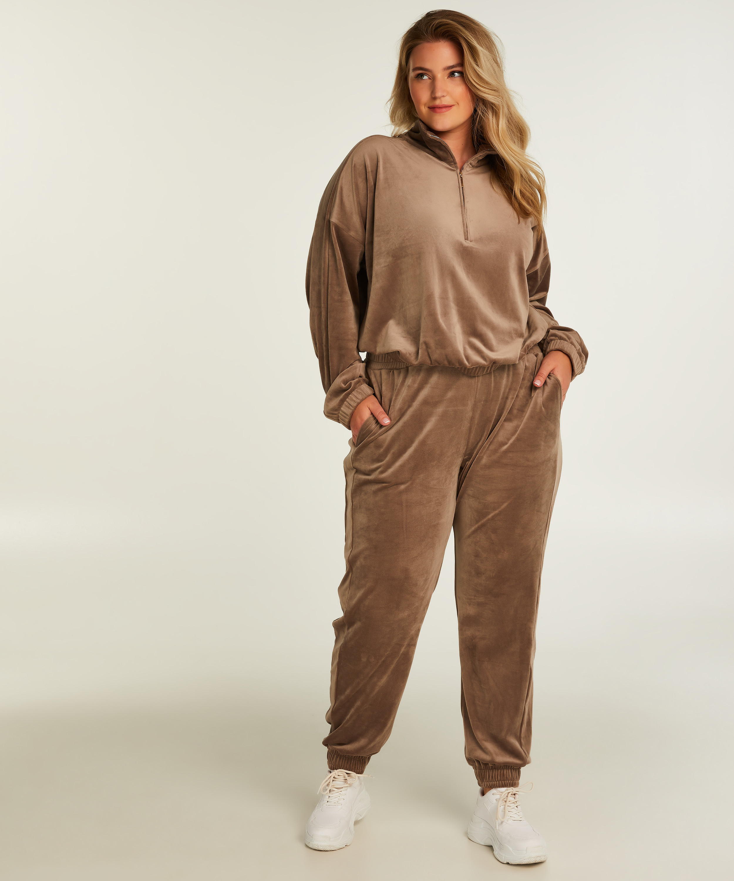 Velour top with long sleeves, Brown, main