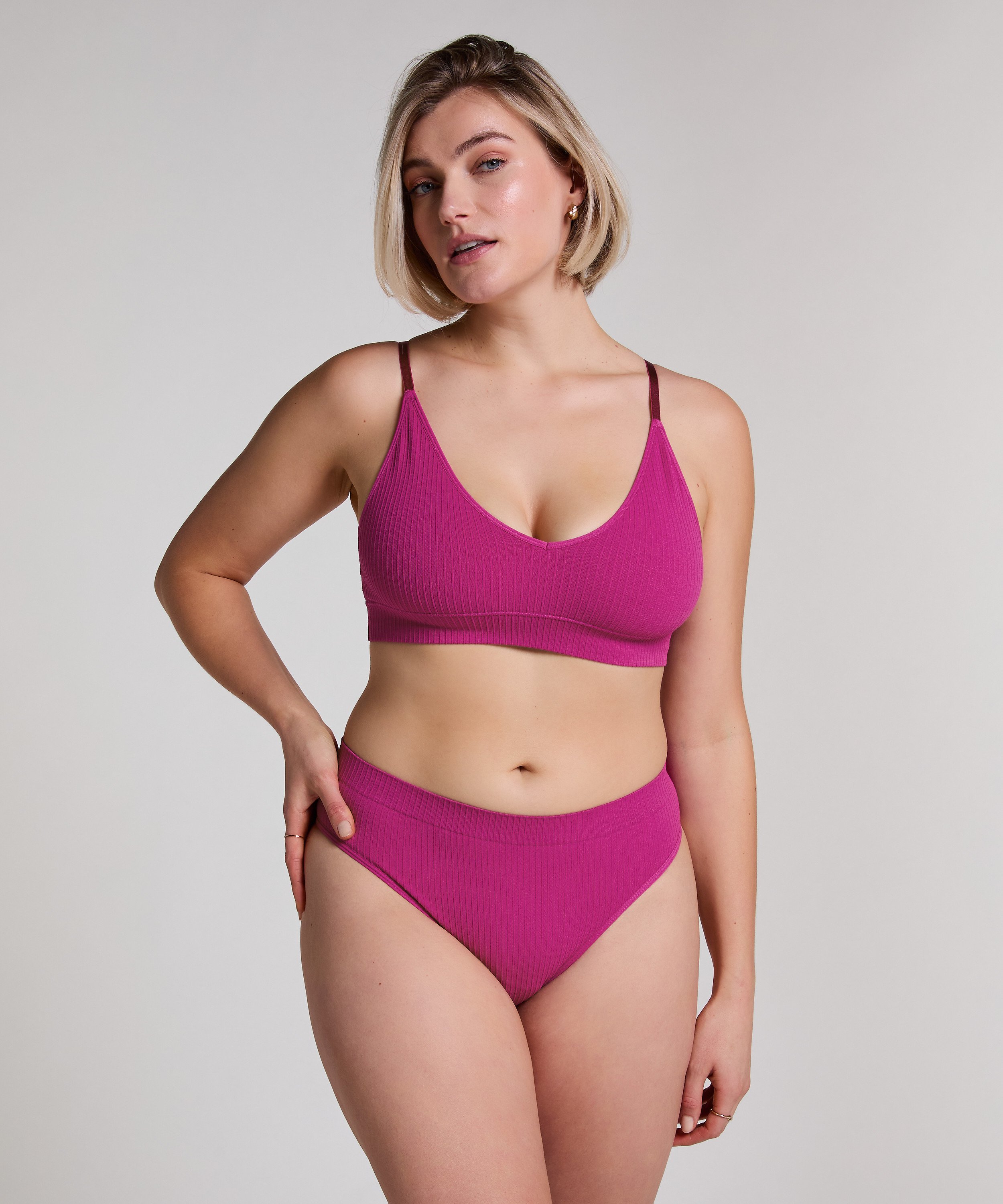 Dianne Bralette, Pink, main