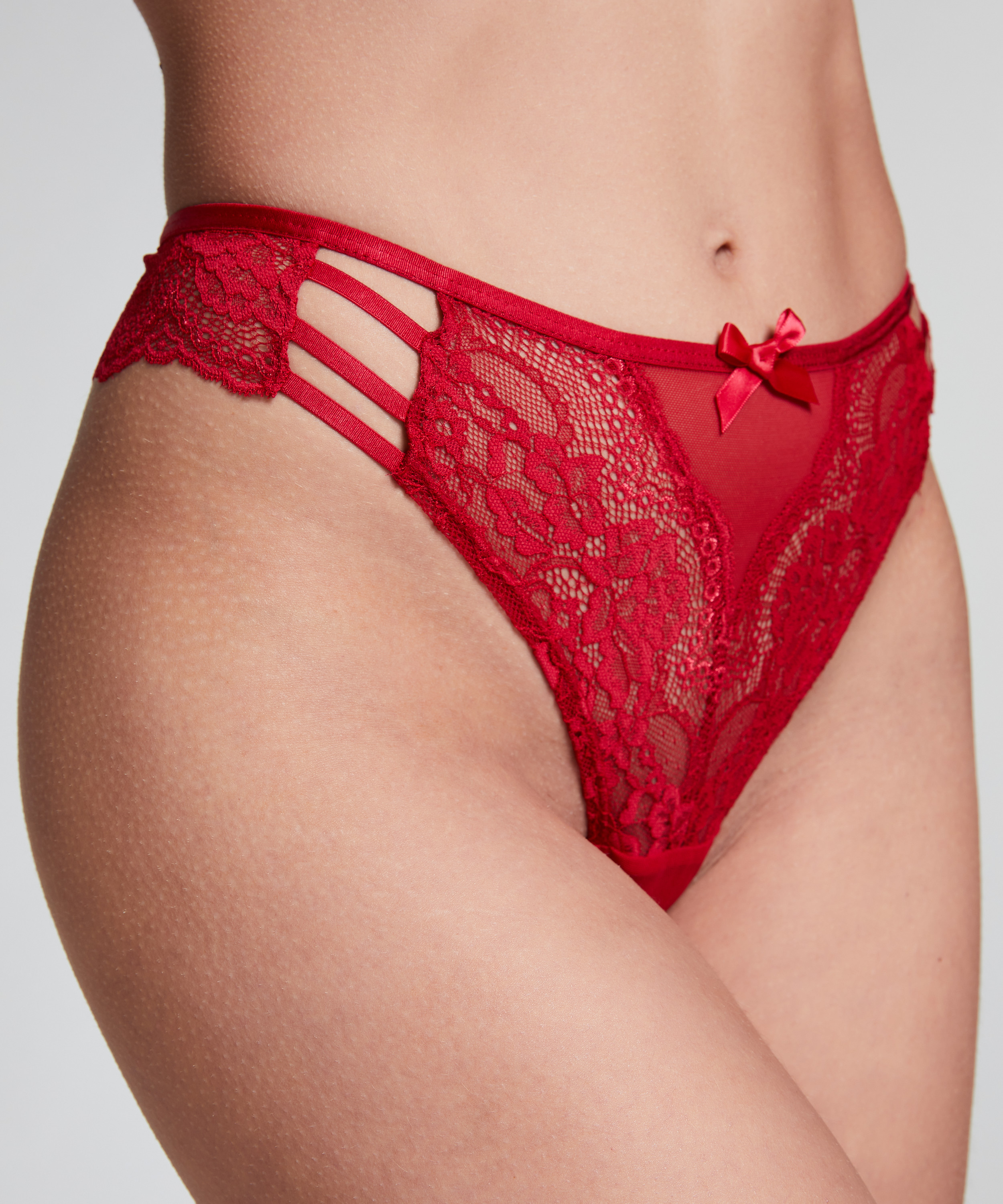 Belle Brazilian, Red, main