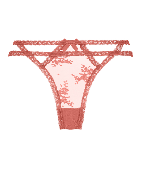 Irina Thong, Red
