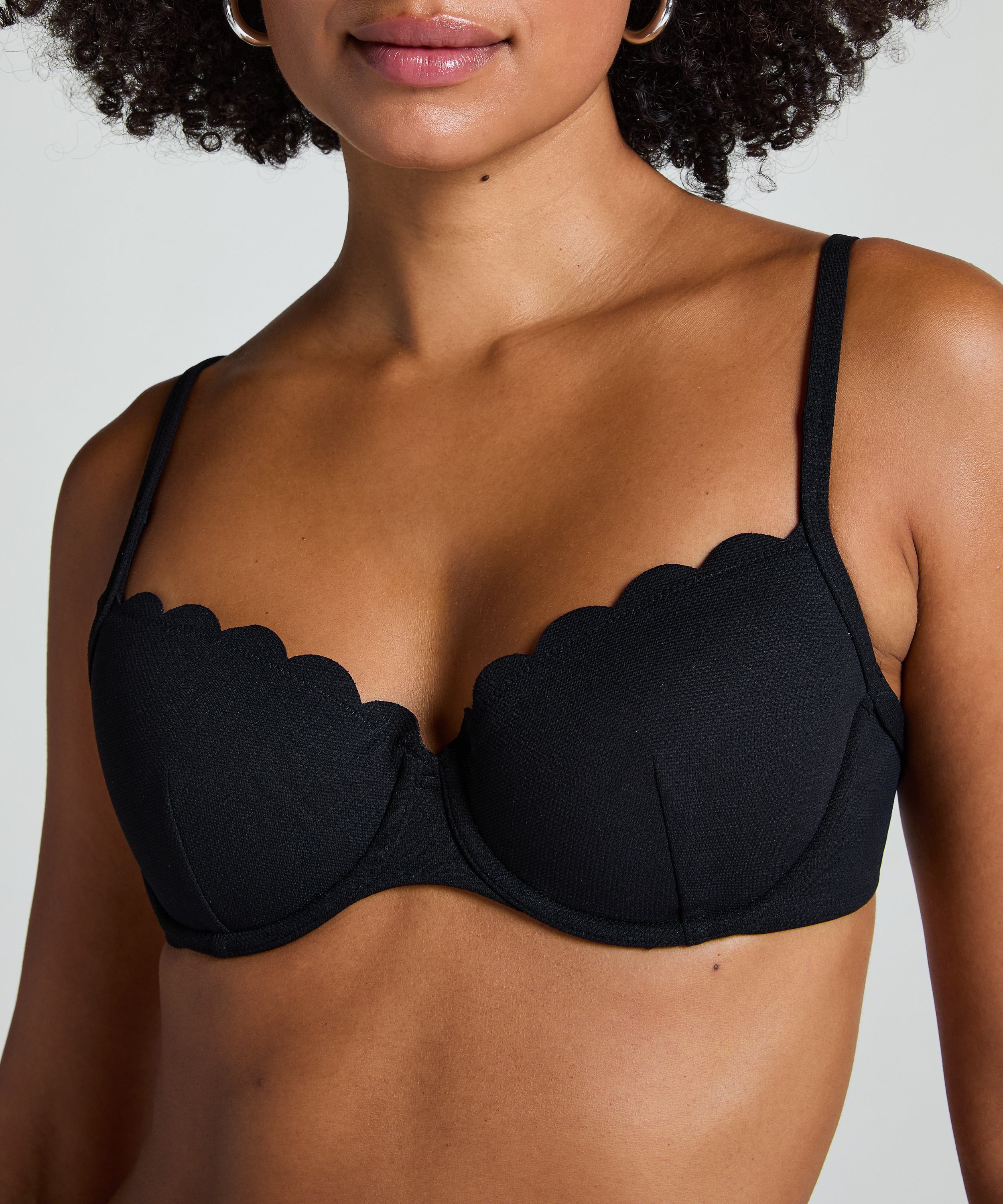 Scallop Padded Underwired Bikini Top, Black, main