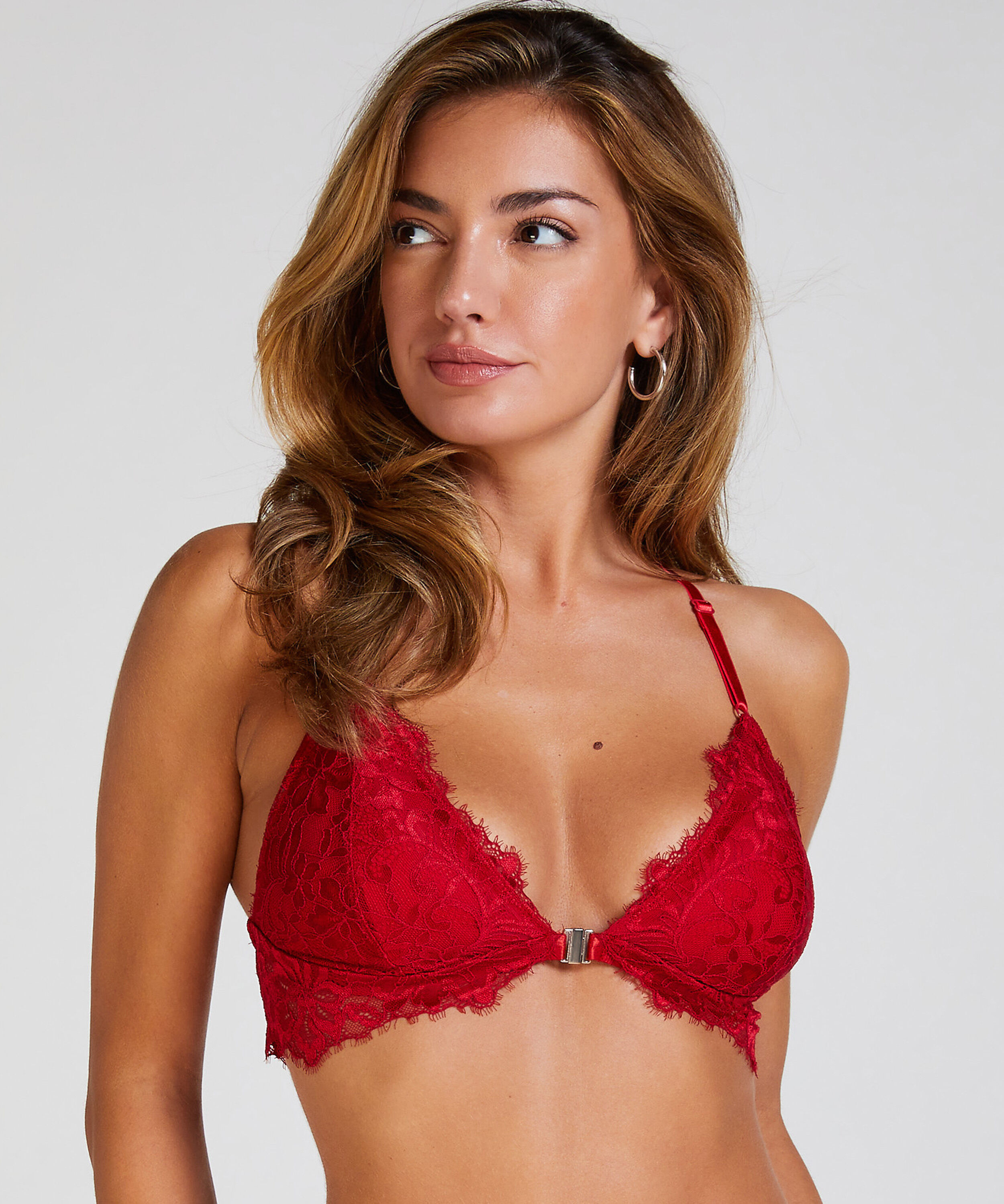 Charlotta Bralette, Red