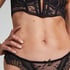 Daphne Thong, Black