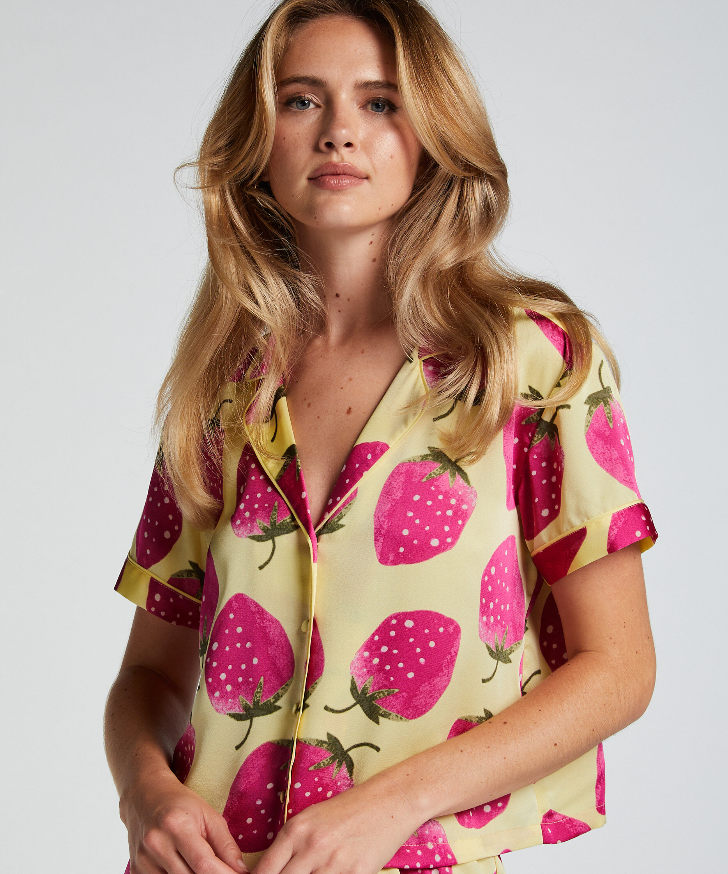 Satin Short-Sleeved Jacket, Yellow