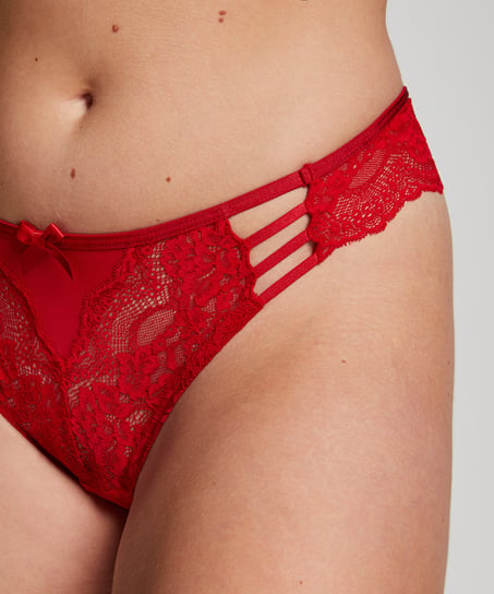 Belle Brazilian, Red